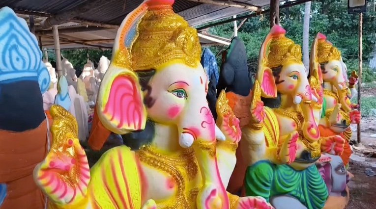 ஜப்பானில் Sendai மாநிலத்தில் ஹிரோசே நதிக்கு ஆர்த்தி செய்து வழிபாடு