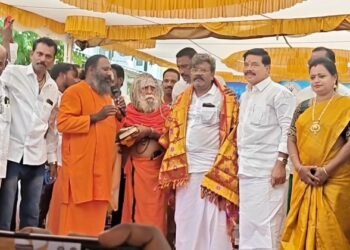 ஜப்பானில் Sendai மாநிலத்தில் ஹிரோசே நதிக்கு ஆர்த்தி செய்து வழிபாடு