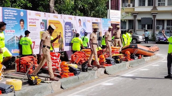 வடபட்டினம் நண்பர்களே பார்ப்பதற்காக சென்ற வாலிபர் பைக் மோதி உயிரிழப்பு