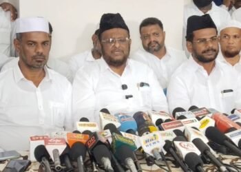 விவாகரத்து பெற்று தரக்கோரி சென்றநிலையில்,வழக்கறிஞர்கள் கொலைமிரட்டல்,பாதிக்கப்பட்ட நபர் குற்றச்சாட்டு