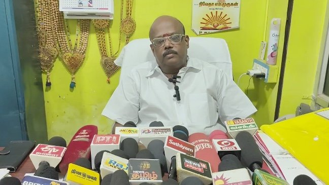 விவாகரத்து பெற்று தரக்கோரி சென்றநிலையில்,வழக்கறிஞர்கள் கொலைமிரட்டல்,பாதிக்கப்பட்ட நபர் குற்றச்சாட்டு