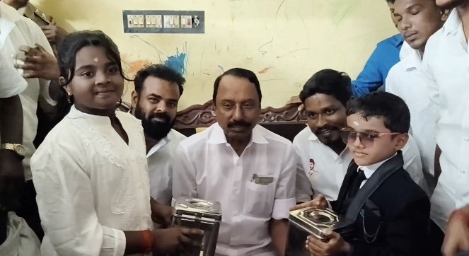 விவாகரத்து பெற்று தரக்கோரி சென்றநிலையில்,வழக்கறிஞர்கள் கொலைமிரட்டல்,பாதிக்கப்பட்ட நபர் குற்றச்சாட்டு