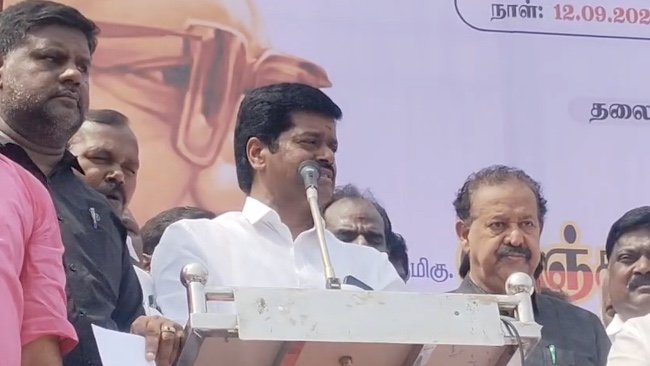 மயிலாடுதுறை வருவாய்&பேரிடர் மேலாண்மை துறை சார்பில் செங்கோட்டையன் அமைச்சர் பேட்டி