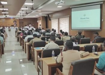 மயிலாடுதுறை வருவாய்&பேரிடர் மேலாண்மை துறை சார்பில் செங்கோட்டையன் அமைச்சர் பேட்டி