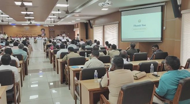 மயிலாடுதுறை வருவாய்&பேரிடர் மேலாண்மை துறை சார்பில் செங்கோட்டையன் அமைச்சர் பேட்டி