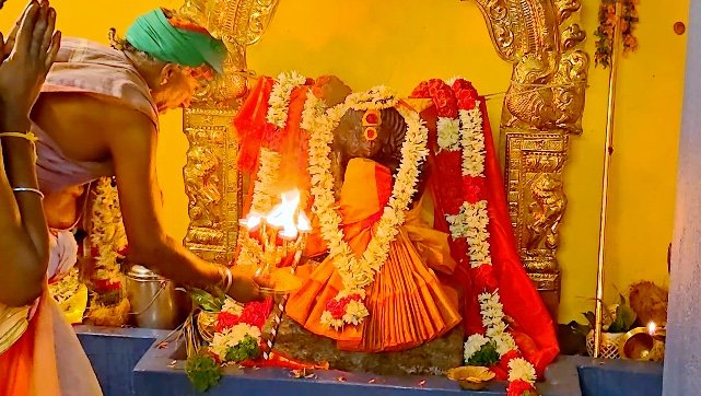 ஈரானிய கடற்கொள்ளையர்கள் சுட்டதில் சவுதி அரேபியாவில் உயிரிழந்த 2 மீனவர்களுக்குஅரசு அதிகாரிகள் அஞ்சலி