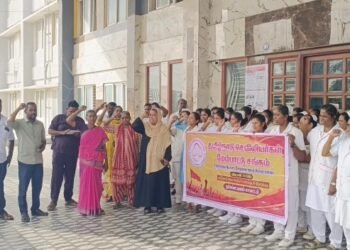 ஈரானிய கடற்கொள்ளையர்கள் சுட்டதில் சவுதி அரேபியாவில் உயிரிழந்த 2 மீனவர்களுக்குஅரசு அதிகாரிகள் அஞ்சலி