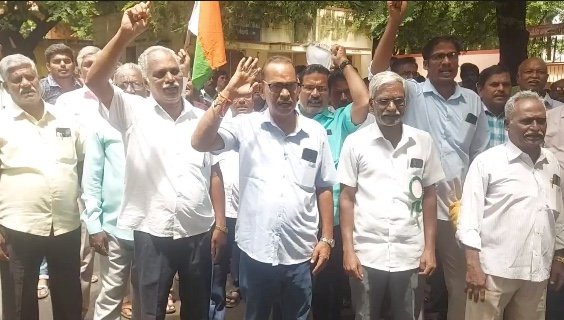 FQL நிறுவனத்தின் மோசடியால் பாதிக்கப்பட்ட ஒரே கிராமம் பாதிக்கப்பட்ட நிலை பணத்தை மீட்டுதர மனு