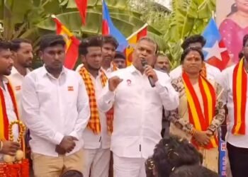 சீர்காழி நகராட்சியில் லஞ்ச ஒழிப்பு போலீஸ் சோதனை- 52,280 பறிமுதல்- 2,20,546 வரி வசூல்