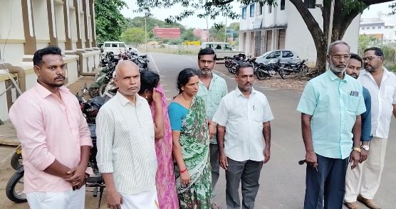 மயிலாடுதுறை அருகே வீட்டில் சார்ஜ் செய்த போது, பிரபல OLA நிறுவனத்தின் Electric bike தீப்பிடித்த வீடியோ