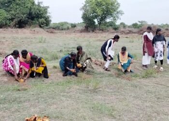 குத்தாலம் அருகே வீட்டினுள் புகுந்த முகமூடி நபர் மூதாட்டியை மிரட்டி 71/2பவுன் நகை50,000பணம் திருட்டு