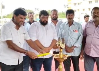 ஆரோவில் தொடர்பாக ஆட்சியரிடம் சமூக ஆர்வலர்கள் மனு