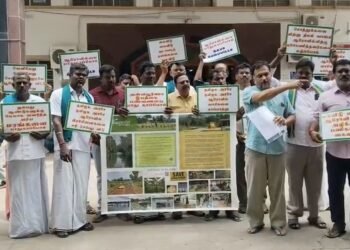 ஆரோவில் தொடர்பாக ஆட்சியரிடம் சமூக ஆர்வலர்கள் மனு