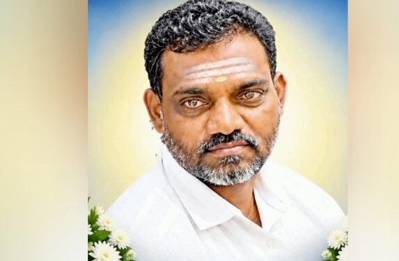 தூக்கிட்டு தற்கொலை பெண்ணின் மரணத்தில் சந்தேகம் உறவினர்கள் அரசு மருத்துவமனையில் குவிந்ததால் பரபரப்பு