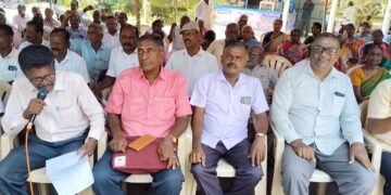 தூக்கிட்டு தற்கொலை பெண்ணின் மரணத்தில் சந்தேகம் உறவினர்கள் அரசு மருத்துவமனையில் குவிந்ததால் பரபரப்பு