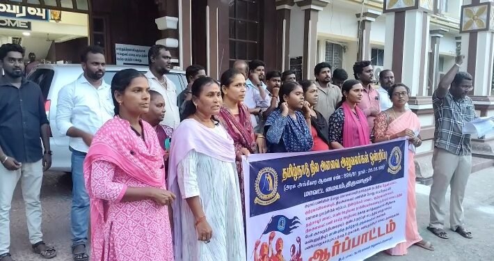 தூக்கிட்டு தற்கொலை பெண்ணின் மரணத்தில் சந்தேகம் உறவினர்கள் அரசு மருத்துவமனையில் குவிந்ததால் பரபரப்பு
