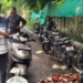 காரைக்காலில் இருந்து மதுபாட்டில் கடத்திய 2 பேர் கைது