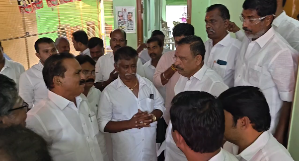 மயிலாடுதுறையில் மத்திய அரசின் மாற்றுத்திறனாளிகளுக்கான உதவித் திட்டத்தின்கீழ் முதியோர்களுக்கு ஶ்ரீகாந்த், எம்பி சுதா நடவடிக்கை