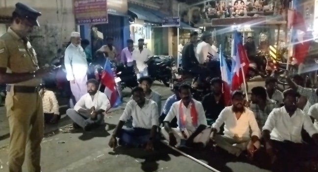 திருமணம் செய்து கொள்வதாகக் கூறி 15லட்சத்து 37,000பணத்தை மோசடி துணை ராணுவப்படை பெண் வீரர் & 3பேர் கைது