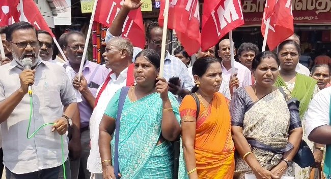திருமணம் செய்து கொள்வதாகக் கூறி 15லட்சத்து 37,000பணத்தை மோசடி துணை ராணுவப்படை பெண் வீரர் & 3பேர் கைது
