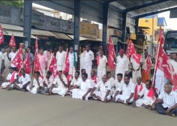 வெளிநாட்டில் வேலைக்கு சென்ற கணவன் மாரடைப்பால் உயிரிழந்ததால் உடலை சொந்த ஊருக்கு கொண்டு வர மனு