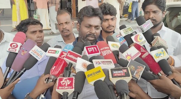 வெளிநாட்டில் வேலைக்கு சென்ற கணவன் மாரடைப்பால் உயிரிழந்ததால் உடலை சொந்த ஊருக்கு கொண்டு வர மனு