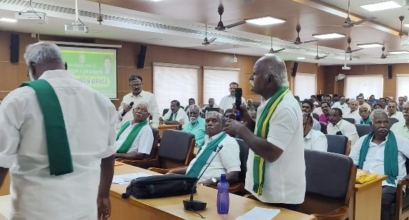 சம்பா பருவத்தில் கொள்முதல் செய்த 15,000 மெட்ரிக் டன் நெல் உள்பட 70,000 மெட்ரிக் டன் நெல் தேக்கம்