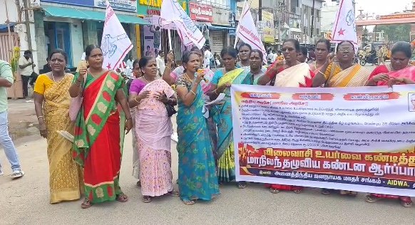 சம்பா பருவத்தில் கொள்முதல் செய்த 15,000 மெட்ரிக் டன் நெல் உள்பட 70,000 மெட்ரிக் டன் நெல் தேக்கம்