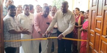 சம்பா பருவத்தில் கொள்முதல் செய்த 15,000 மெட்ரிக் டன் நெல் உள்பட 70,000 மெட்ரிக் டன் நெல் தேக்கம்