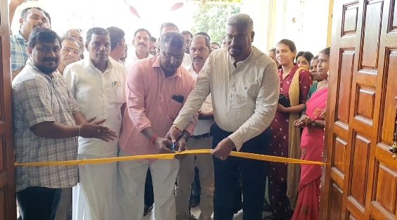 சம்பா பருவத்தில் கொள்முதல் செய்த 15,000 மெட்ரிக் டன் நெல் உள்பட 70,000 மெட்ரிக் டன் நெல் தேக்கம்