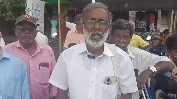 சம்பா பருவத்தில் கொள்முதல் செய்த 15,000 மெட்ரிக் டன் நெல் உள்பட 70,000 மெட்ரிக் டன் நெல் தேக்கம்