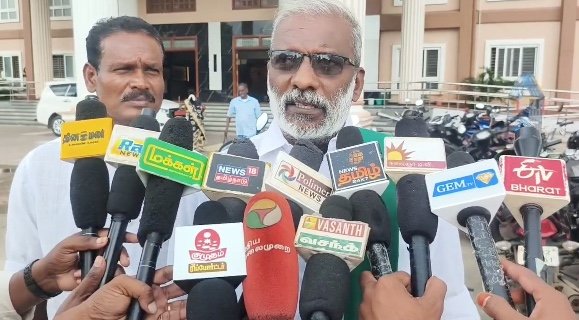 சம்பா பருவத்தில் கொள்முதல் செய்த 15,000 மெட்ரிக் டன் நெல் உள்பட 70,000 மெட்ரிக் டன் நெல் தேக்கம்