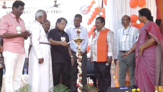 திருவாரூர் நகர் ஊரமைப்பு துறை அலுவலகத்தில் லஞ்ச ஒழிப்புத்துறை அதிகாரிகள் சோதனை