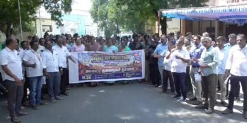 நல்லாடையில் பிரசித்தி பெற்ற அக்னீஸ்வரர் கோவிலில் ஐப்பசி மாதம் பரணி ஒட்டி சிறப்பு அபிஷேகம் &தீபாராதனை