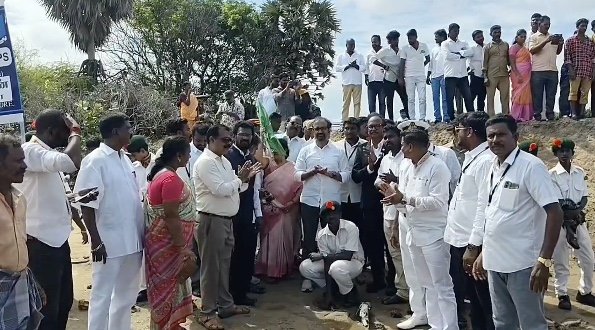 நல்லாடையில் பிரசித்தி பெற்ற அக்னீஸ்வரர் கோவிலில் ஐப்பசி மாதம் பரணி ஒட்டி சிறப்பு அபிஷேகம் &தீபாராதனை