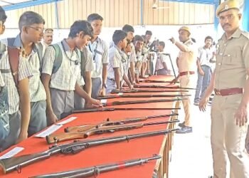 நல்லாடையில் பிரசித்தி பெற்ற அக்னீஸ்வரர் கோவிலில் ஐப்பசி மாதம் பரணி ஒட்டி சிறப்பு அபிஷேகம் &தீபாராதனை
