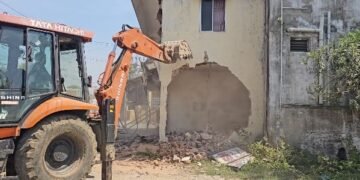 நல்லாடையில் பிரசித்தி பெற்ற அக்னீஸ்வரர் கோவிலில் ஐப்பசி மாதம் பரணி ஒட்டி சிறப்பு அபிஷேகம் &தீபாராதனை