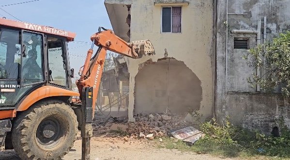நல்லாடையில் பிரசித்தி பெற்ற அக்னீஸ்வரர் கோவிலில் ஐப்பசி மாதம் பரணி ஒட்டி சிறப்பு அபிஷேகம் &தீபாராதனை