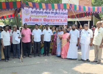 நல்லாடையில் பிரசித்தி பெற்ற அக்னீஸ்வரர் கோவிலில் ஐப்பசி மாதம் பரணி ஒட்டி சிறப்பு அபிஷேகம் &தீபாராதனை