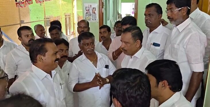 மயிலாடுதுறை சின்னக்கடை வீதி ஸ்ரீ சித்தி விநாயகர் ஆலயத்தில் சம்வத்ஸராபிஷேகம் & சங்கடகர சதுர்த்தியை முன்னிட்டு சிறப்பு அபிஷேகம்
