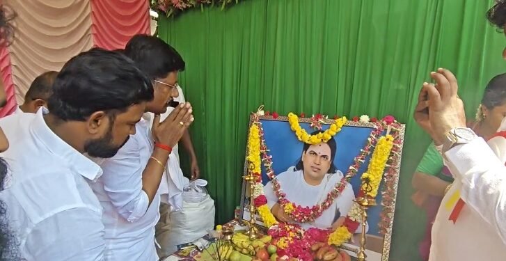 மயிலாடுதுறை சின்னக்கடை வீதி ஸ்ரீ சித்தி விநாயகர் ஆலயத்தில் சம்வத்ஸராபிஷேகம் & சங்கடகர சதுர்த்தியை முன்னிட்டு சிறப்பு அபிஷேகம்