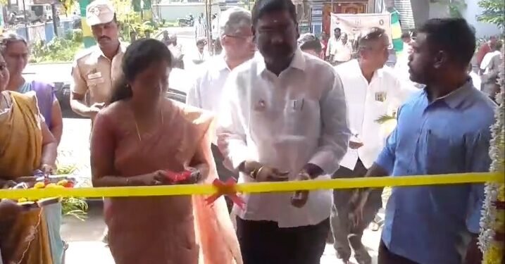 மயிலாடுதுறை சின்னக்கடை வீதி ஸ்ரீ சித்தி விநாயகர் ஆலயத்தில் சம்வத்ஸராபிஷேகம் & சங்கடகர சதுர்த்தியை முன்னிட்டு சிறப்பு அபிஷேகம்